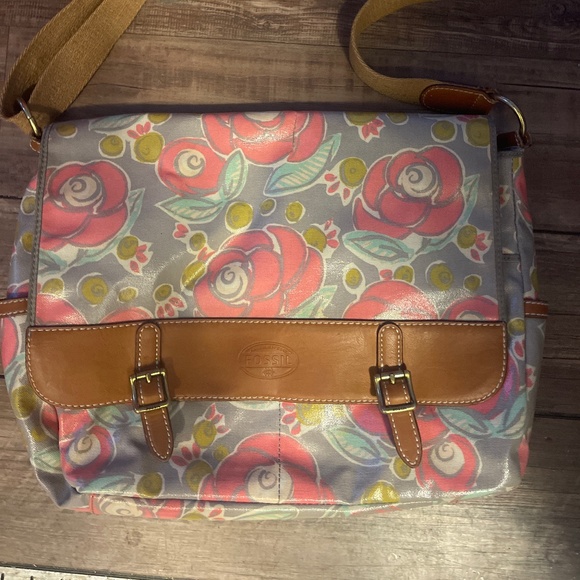 Fossil floral laptop case - Picture 1 of 7